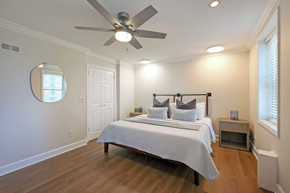 1 habitación, tabla de planchar con plancha, wifi y ropa de cama 