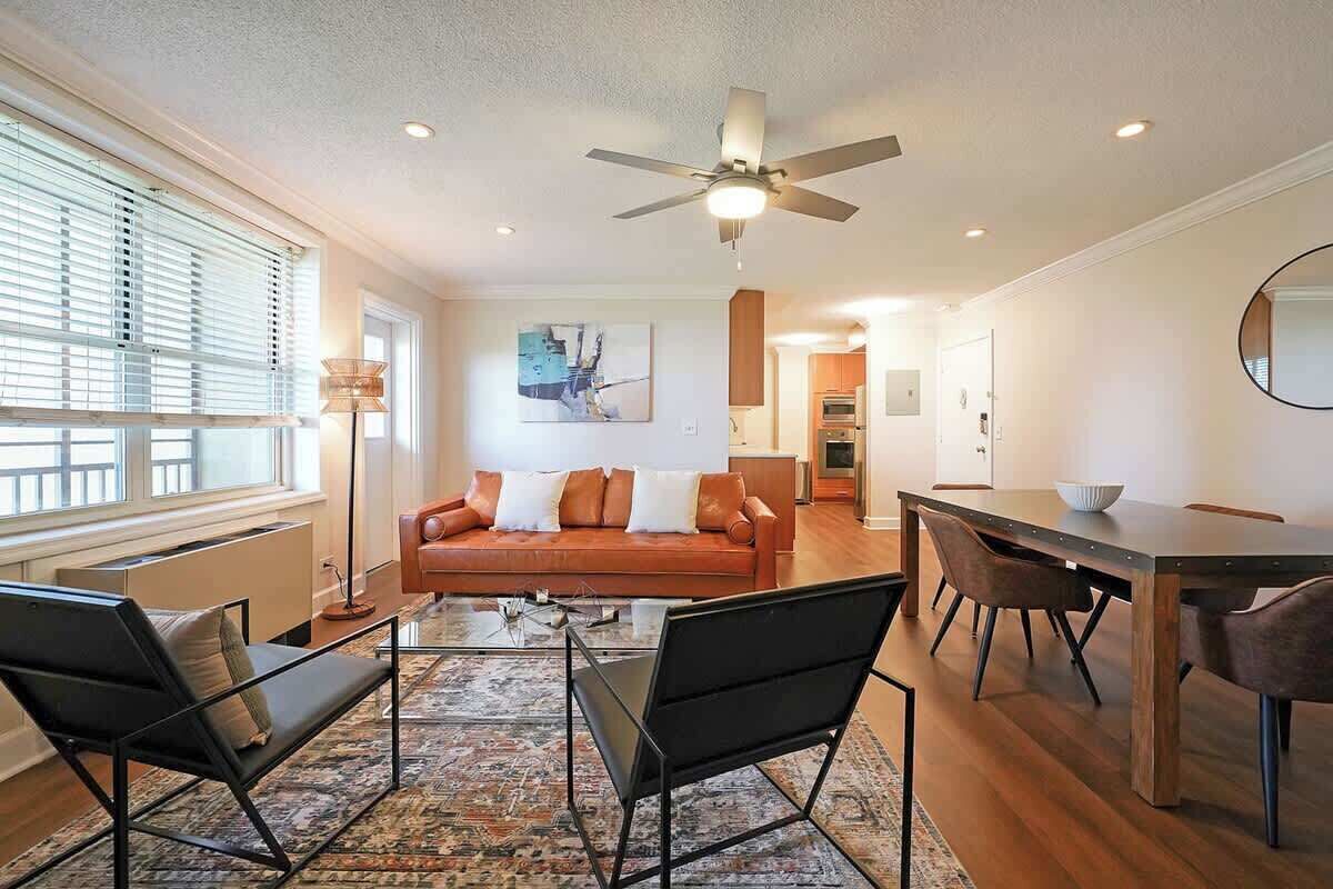 Televisión y oficina 