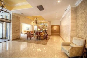 Lobby - Cozy High-Rise Condo Near AmericasMart (Atlanta)