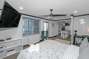 1 bedroom, WiFi, bed sheets - Prime ATL Location – Walk Everywhere (Atlanta)