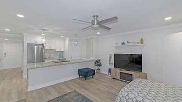 1 bedroom, travel cot, WiFi, bed sheets