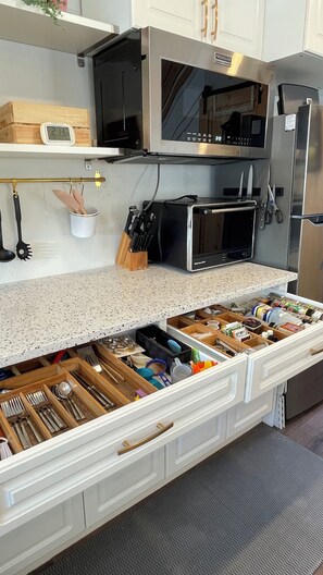 Unclassified image, 3 of 29, button