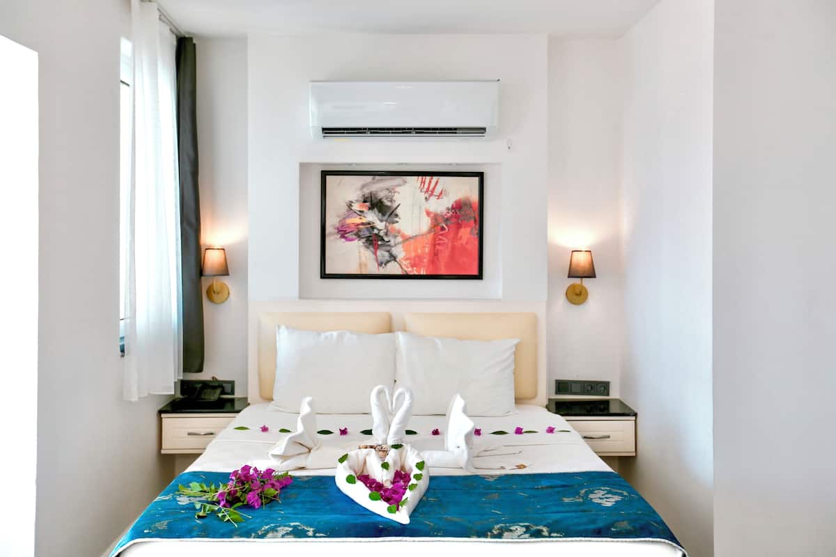 Kahden hengen standard-huone (yksi tai kaksi sänkyä) | Näkymä parvekkeelta