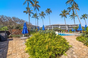 Utomhuspool och uppvärmd pool