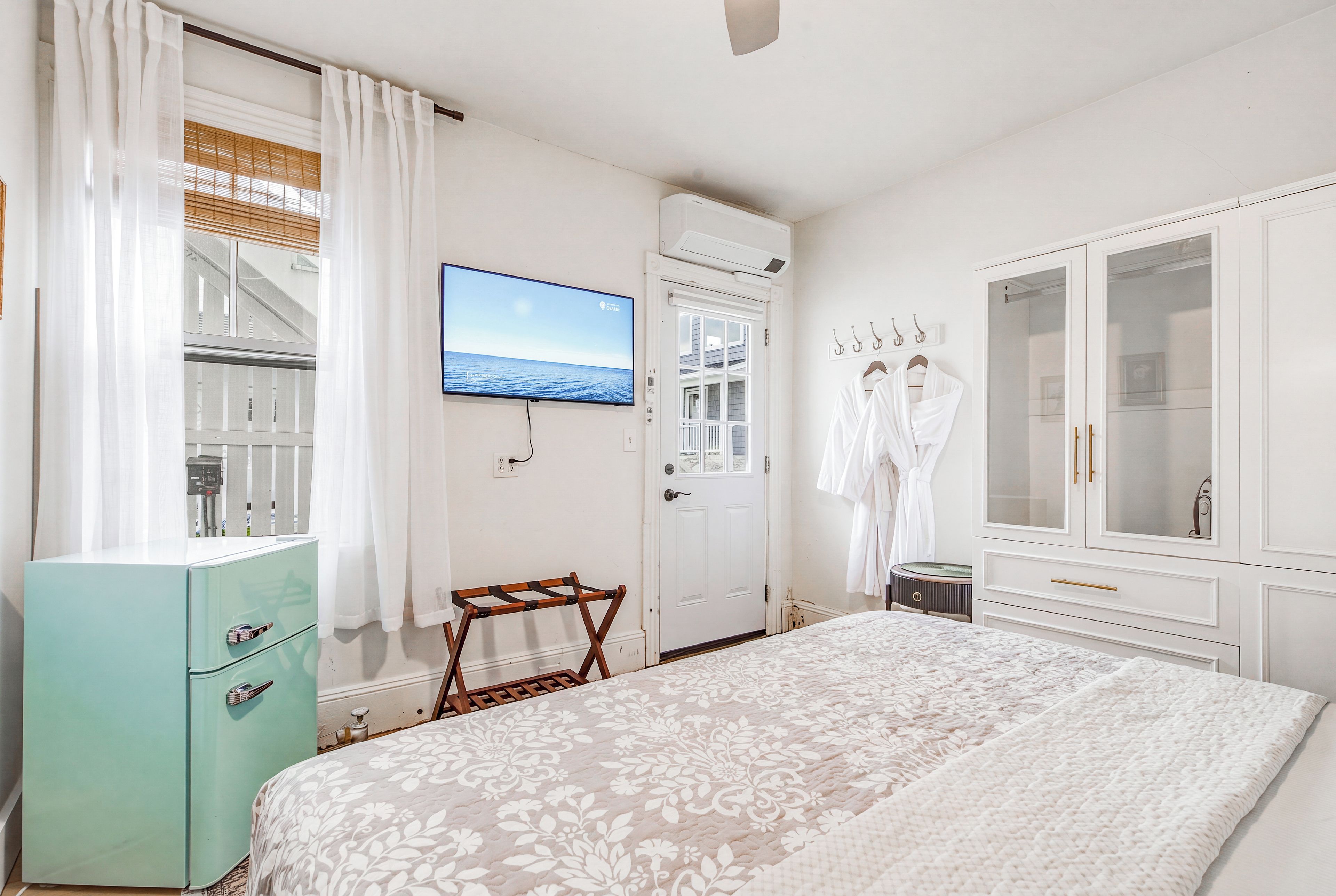 1 habitación, tabla de planchar con plancha, wifi gratis y ropa de cama 