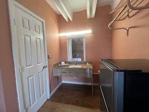 Chambre, 1 trĂšs grand lit, fumeur