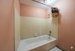 Værelse - 1 kingsize-seng - ryger | Badeværelse | Gratis toiletartikler, hårtørrer, håndklæder