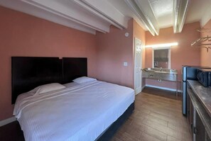 Room, 1 King Bed, Smoking | Iron/ironing board, free WiFi, bed sheets