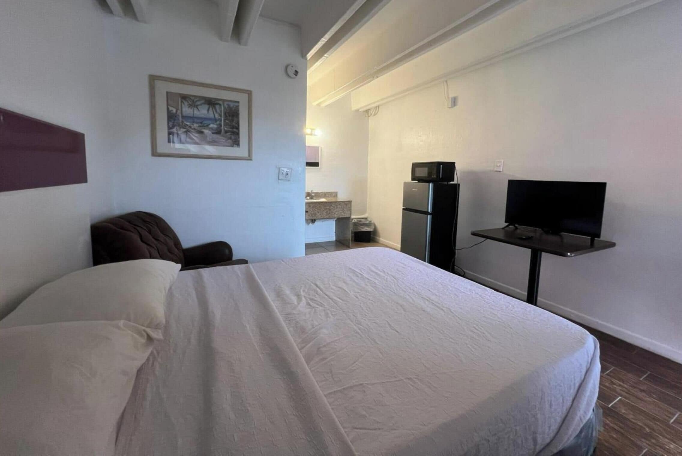 Full Bed Smoking | เตารีด/โต๊ะรีดผ้า, Wi-Fi ฟรี, ผ้าปูที่นอน