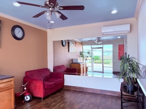 Lobby - Regency Inn Houston Near Hobby Airport (Houston)