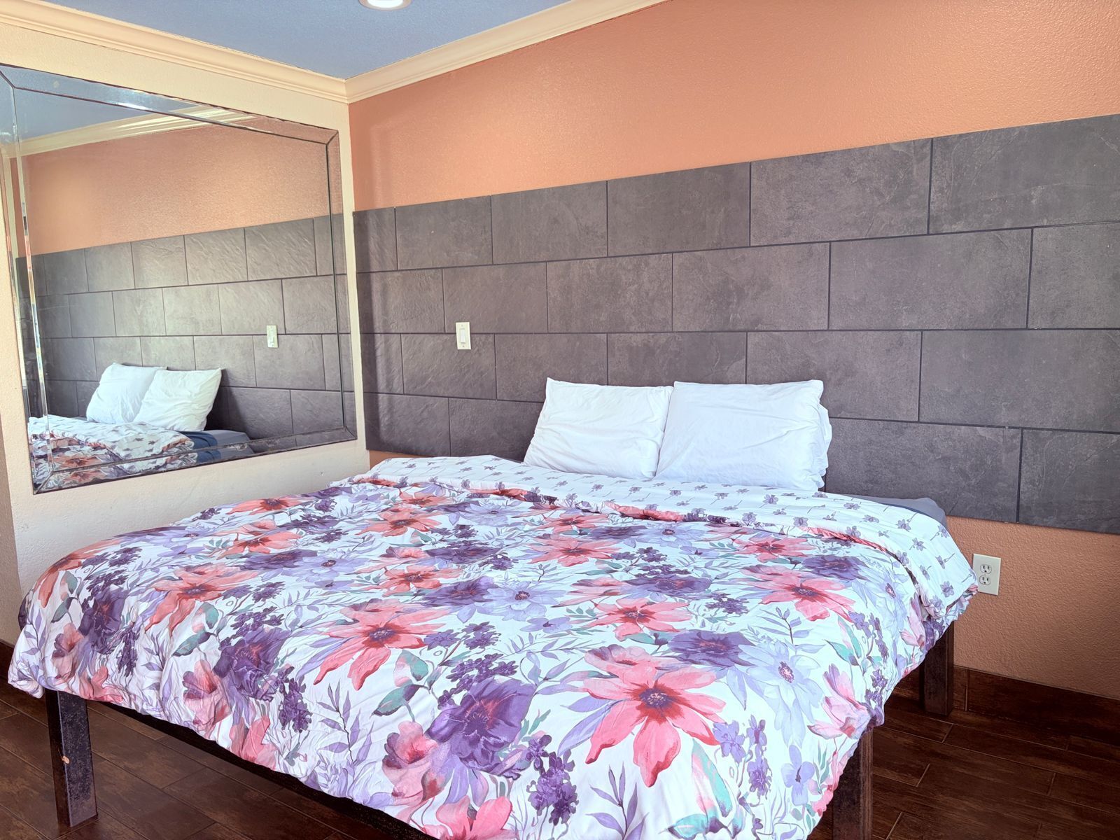 Desk, free WiFi, bed sheets