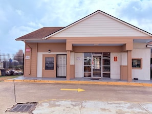 Front of property - Regency Inn Houston Near Hobby Airport (Houston)