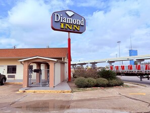 Property entrance - Regency Inn Houston Near Hobby Airport (Houston)