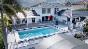 Luokittelematon kuva, 2 kautta 15, painike