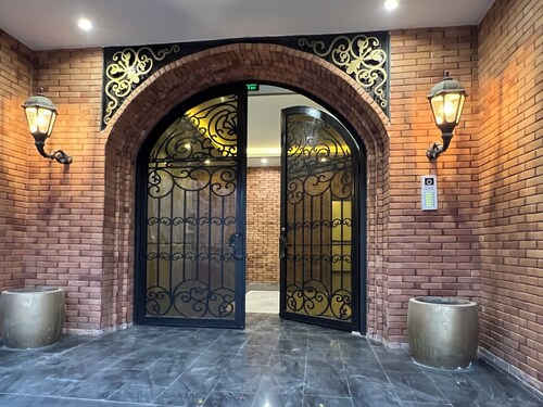 VIP VIEW OF JED - Private apartment 2 bedrooms + leaving room 65 SMART TV