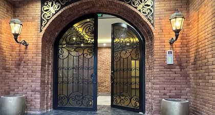 VIP VIEW OF JED - Private apartment 2 bedrooms + leaving room 65 SMART TV