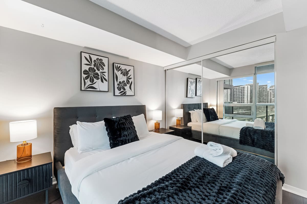 Suíte elite, várias camas, para não fumantes | Comodidades do quarto