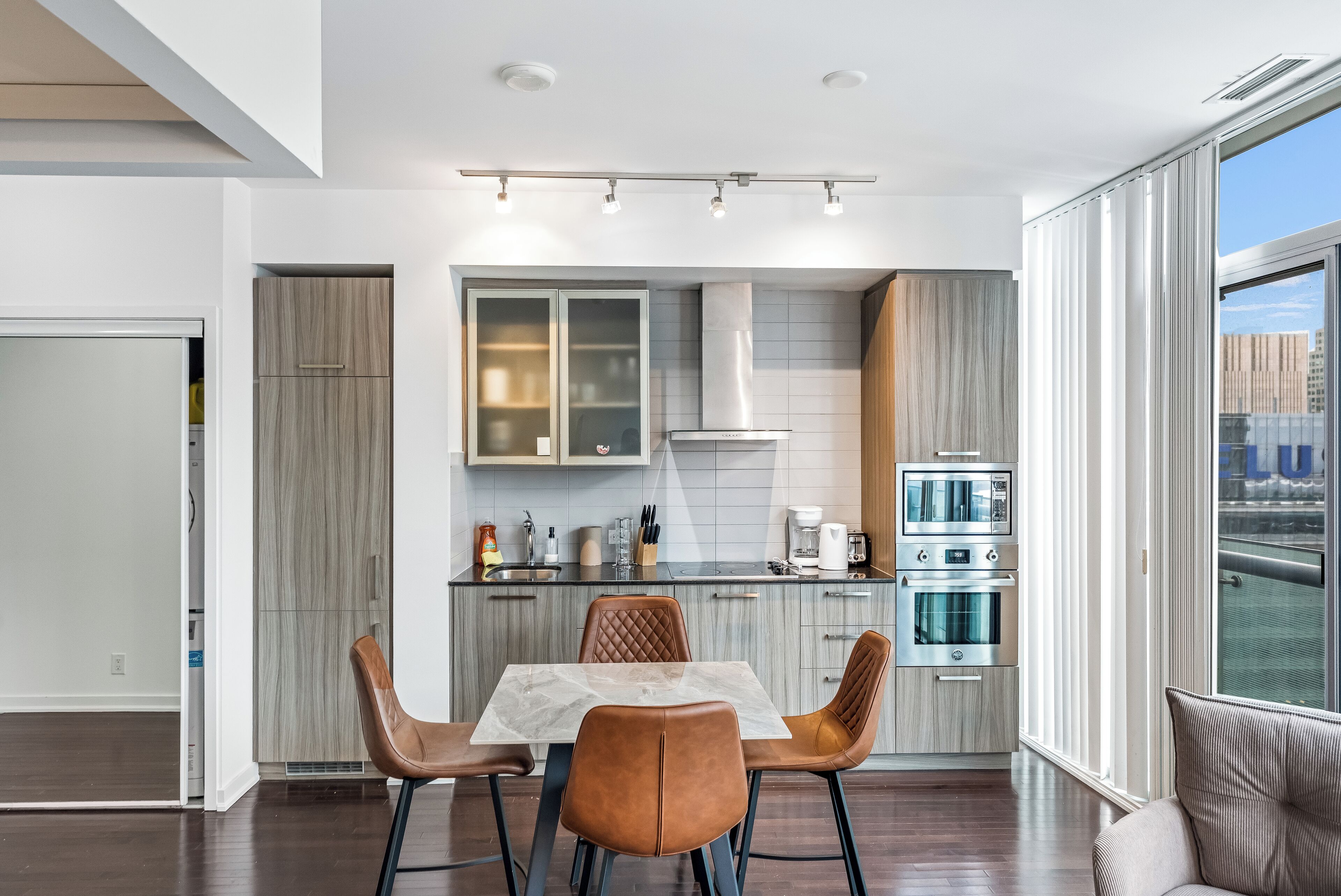 Phòng Suite Royal, 1 giường cỡ queen và sofa giường | Bếp riêng | Tủ lạnh, lò vi sóng, lò nướng, bếp nấu 