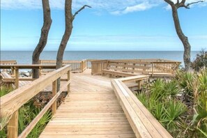 Property grounds - The Hive Cottage - Ocean & Pool Access (Jekyll Island)
