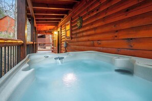 Outdoor spa tub - Charming Chalet Getaway in Prime Location, with Hot Tub & Pools (Pigeon Forge)