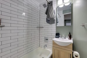 Hair dryer, towels - Steps to Orange Lake: Pet-Friendly Getaway! (Hawthorne)