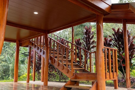 Property grounds. Romantic cottage with jacuzzi and mountain views | Breakfast included