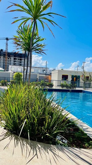 Kolam renang outdoor