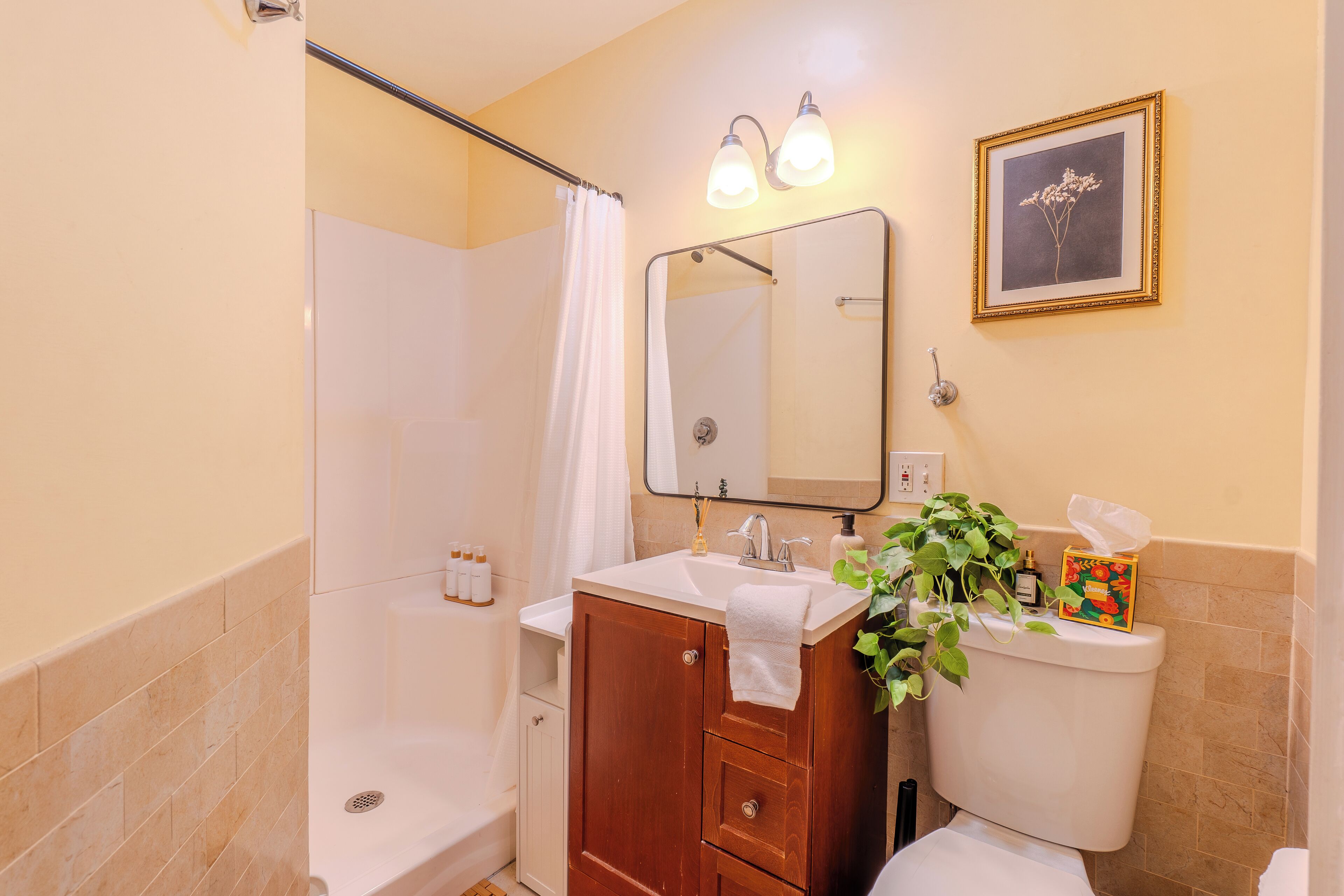 Jetted tub, hair dryer, towels, soap