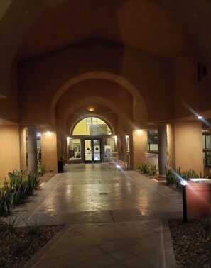Property grounds - Westin Resort Villas 2 Premium Lock-Off Suites - Available March 13-15 (Rancho Mirage)
