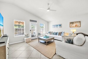 TV - Beach Family-Friendly Private Beach Access (Destin)