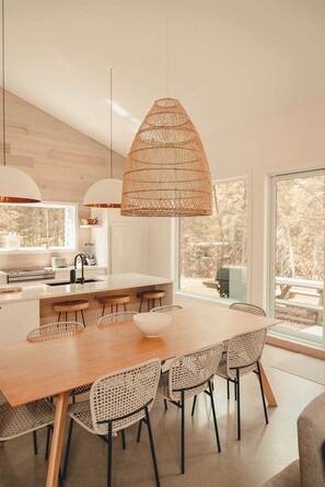 Dining - Two Zen Houses 3 & 7 - Villas and Spas (Morin-Heights)