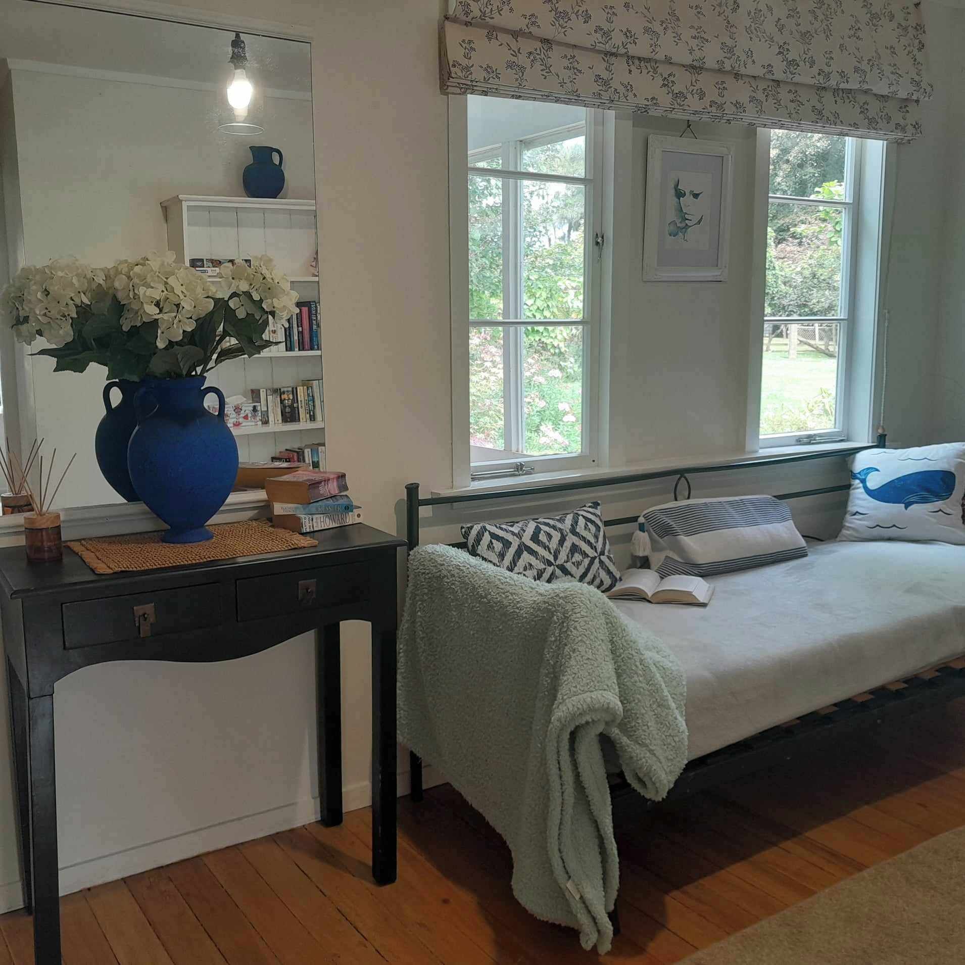 4 slaapkamers, een strijkplank/strijkijzer, reisbedje, gratis wifi