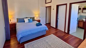 3 chambres, bureau, fer et planche à repasser, Wi-Fi gratuit