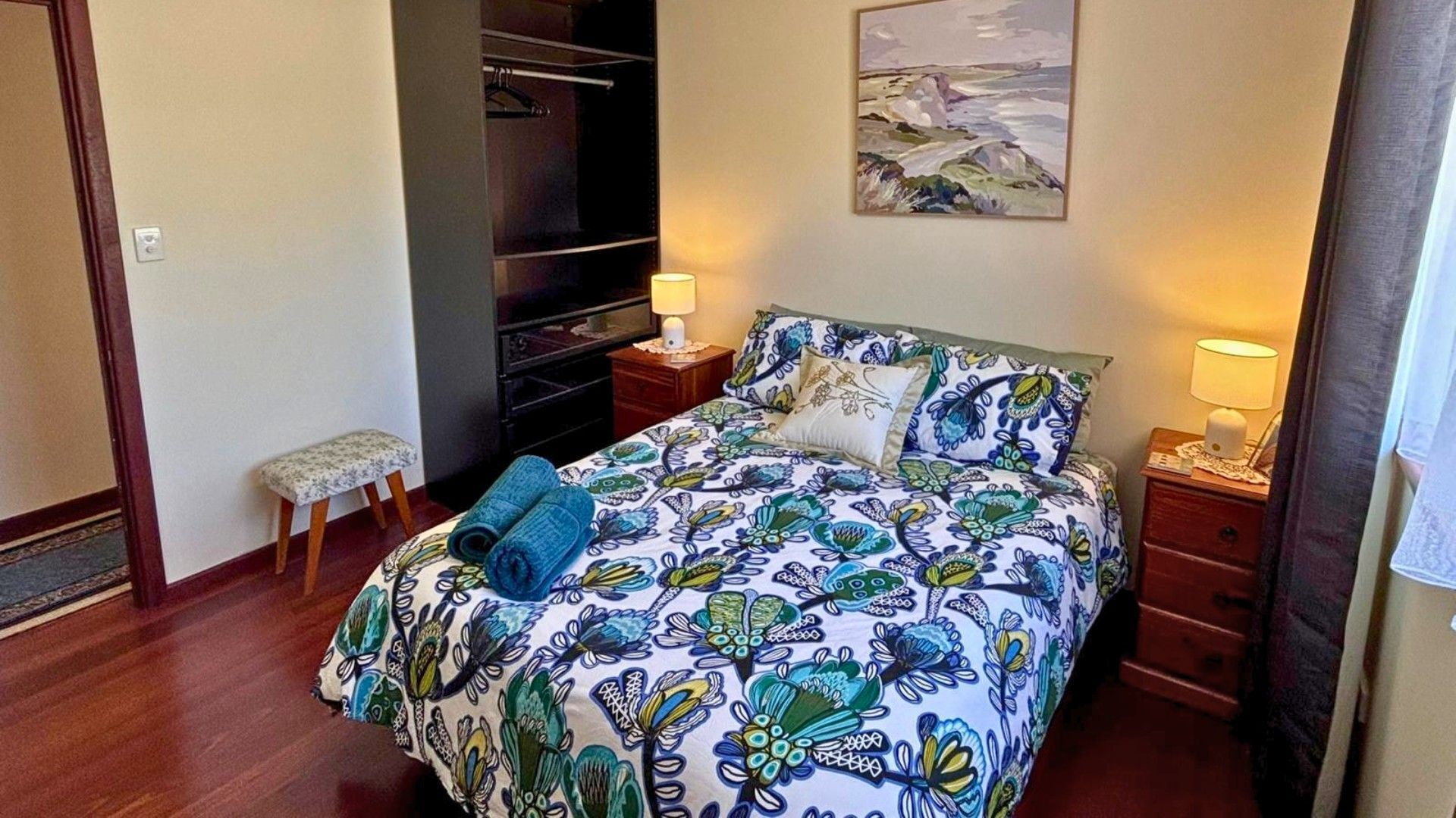 3 bedrooms, desk, iron/ironing board, free WiFi