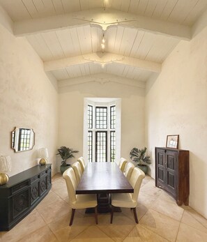 Dining - Historic Casa Manana at Camelback Mountain (Phoenix)