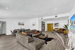 Living area - LUXURY POOL VILLA 5BD 4BR #3, Heated Pool (Miami)