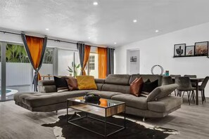 Living area - LUXURY POOL VILLA 5BD 4BR #3, Heated Pool (Miami)