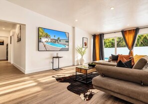 Living area - LUXURY POOL VILLA 5BD 4BR #3, Heated Pool (Miami)