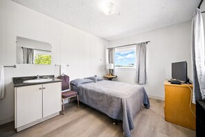 Unclassified image, 5 of 12, button - Turf Hotel (Surrey)