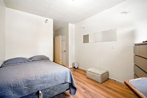 Deluxe Single Room, Non Smoking | Bed sheets