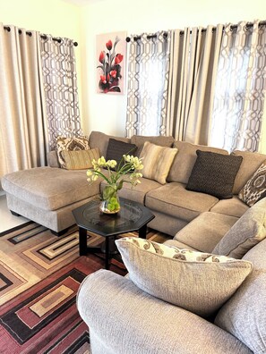 Smart TV - Spacious, peaceful and comfortable property at Pyramid Point, Ocho Rios. (Ocho Rios)