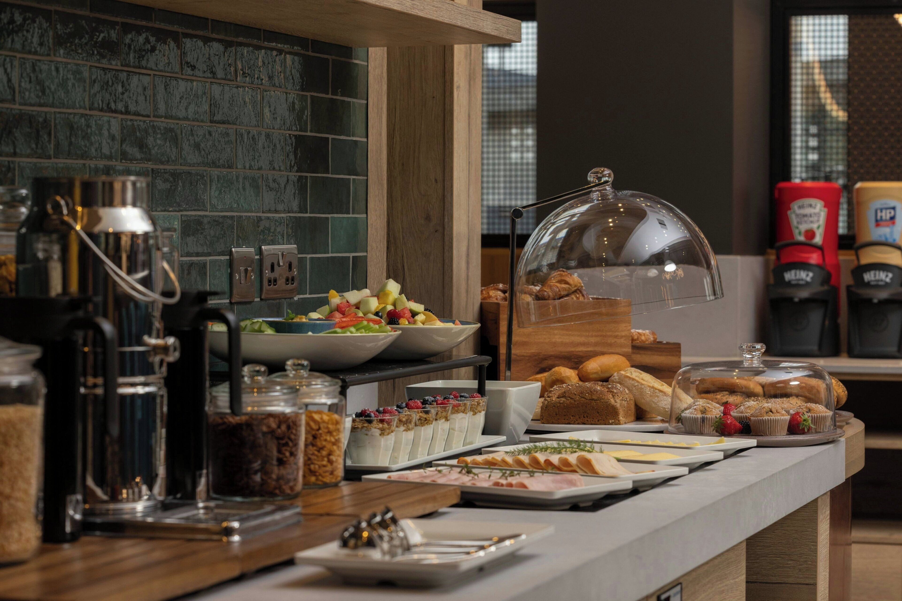 Tägliches Frühstücksbuffet gegen Gebühr
