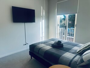 1 bedroom, desk, free WiFi, bed sheets