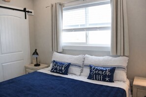 2 bedrooms, iron/ironing board, free WiFi, bed sheets - New Private Coastal Villa Steps from the Beach  (Bolivar Peninsula)