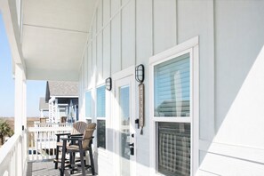 Luokittelematon kuva, 3 kautta 12, painike