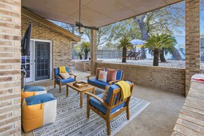 Terrace/patio - Gathering House • Movie & Game Room, Hot Tub, Pool (San Antonio)