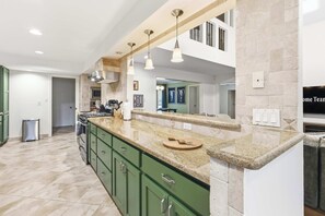 Fridge, microwave, oven, stovetop - Gathering House • Movie & Game Room, Hot Tub, Pool (San Antonio)