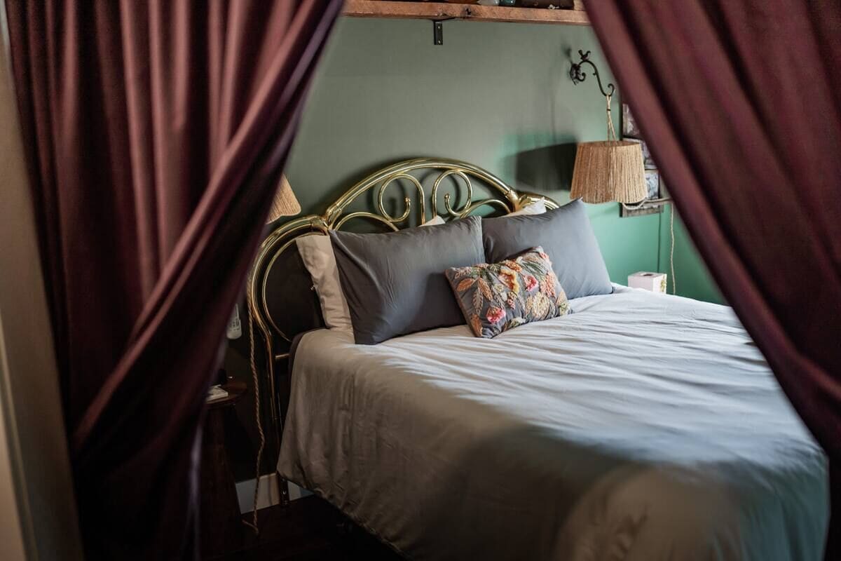 Suite, 1 Queen Bed with Sofa bed, Pets Allowed | Iron/ironing board, free WiFi