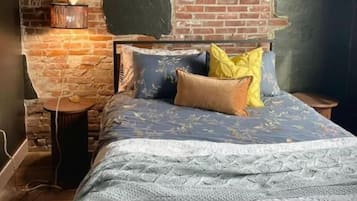 Iron/ironing board, free WiFi