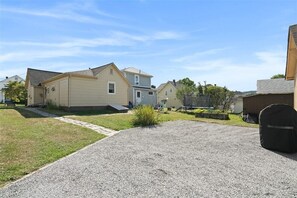 Exterior - Cozy bungalow in downtown Zelie remote-work ready (Zelienople)